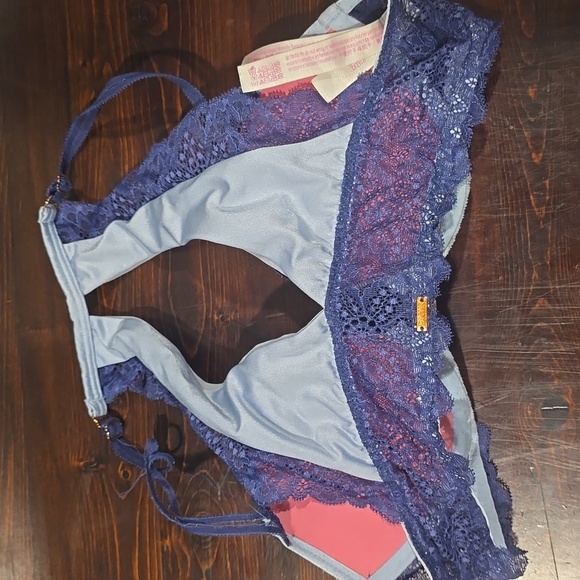 PINK Victoria's Secret Lace Push-Up Bra 34B - Picture 2 of 5